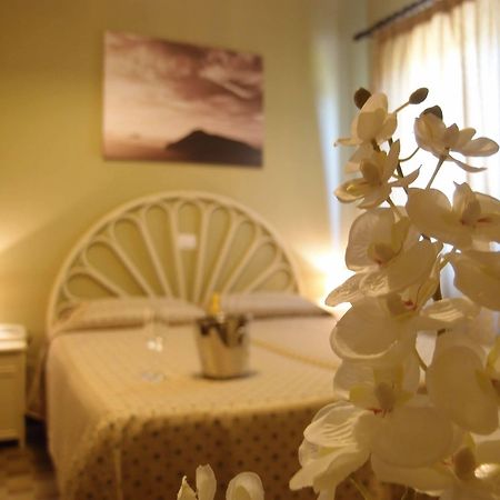 ליפארי Pietra Pomice Hotel מראה חיצוני תמונה
