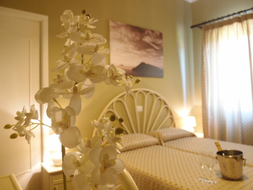 ליפארי Pietra Pomice Hotel מראה חיצוני תמונה