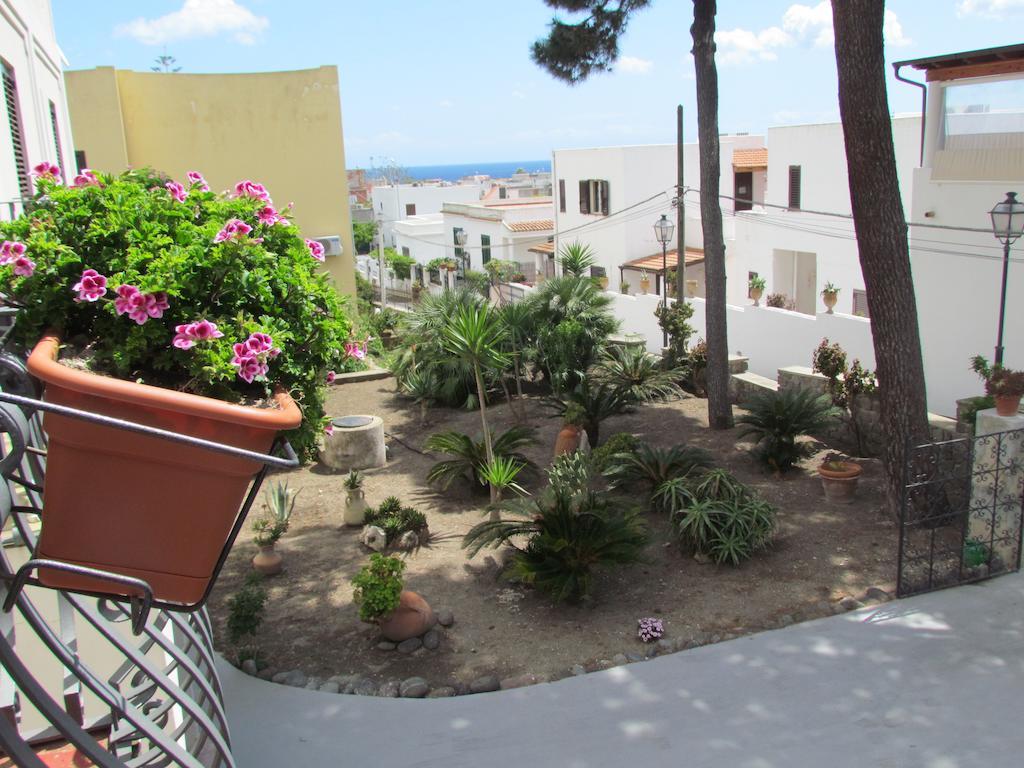 ליפארי Pietra Pomice Hotel מראה חיצוני תמונה