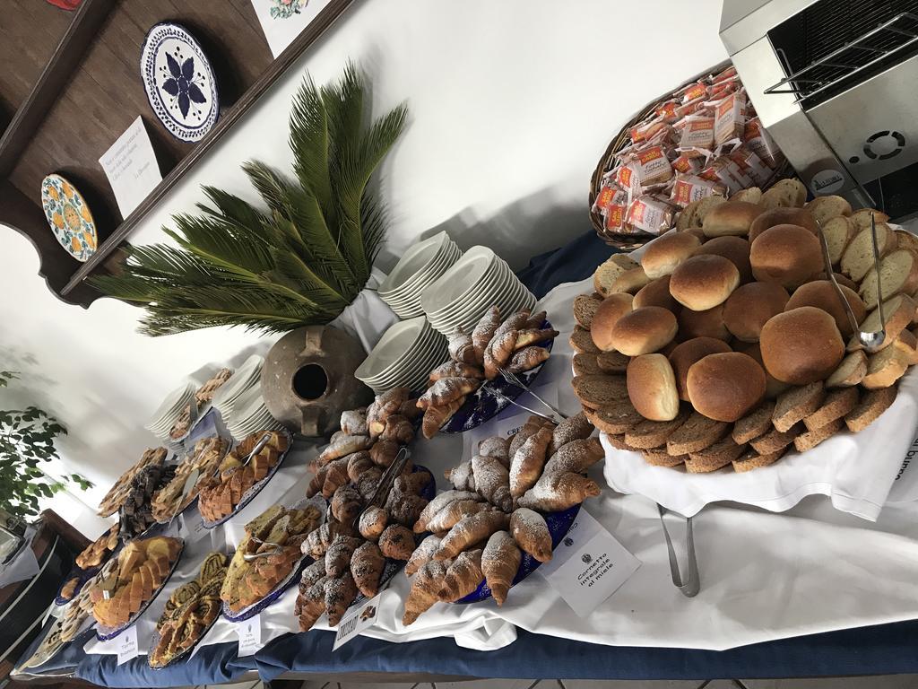 ליפארי Pietra Pomice Hotel מראה חיצוני תמונה