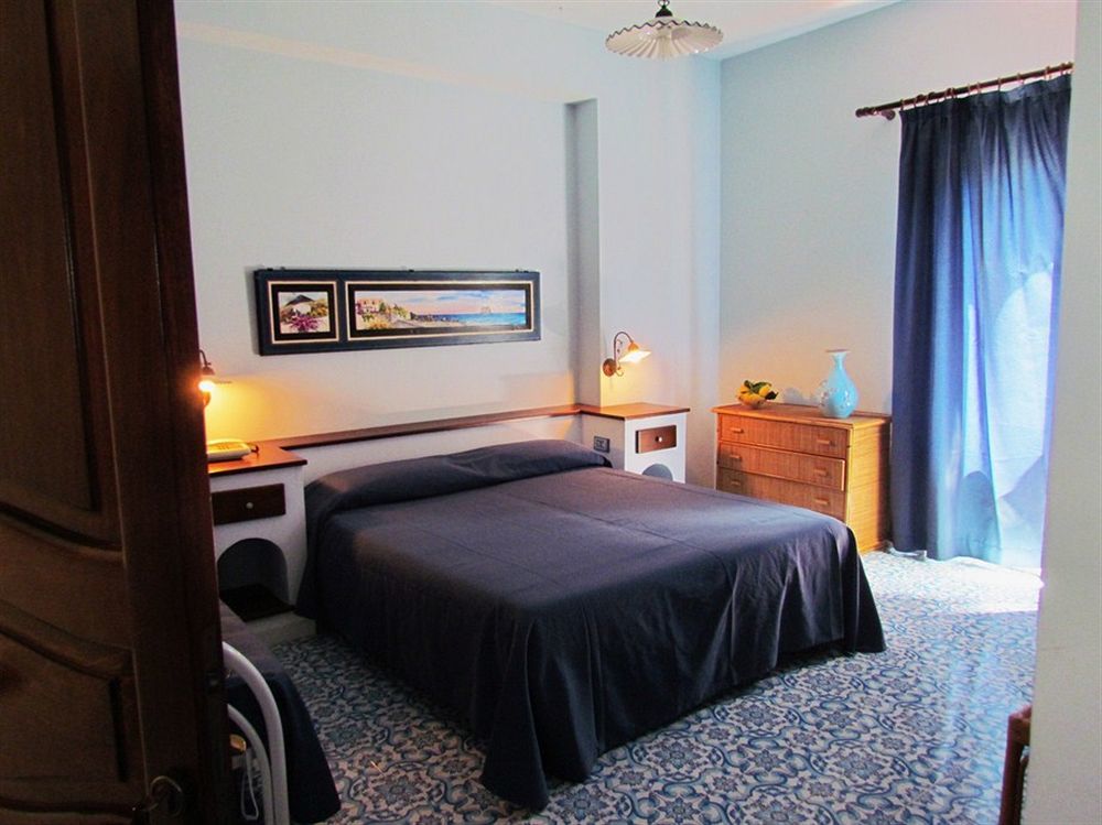 ליפארי Pietra Pomice Hotel מראה חיצוני תמונה