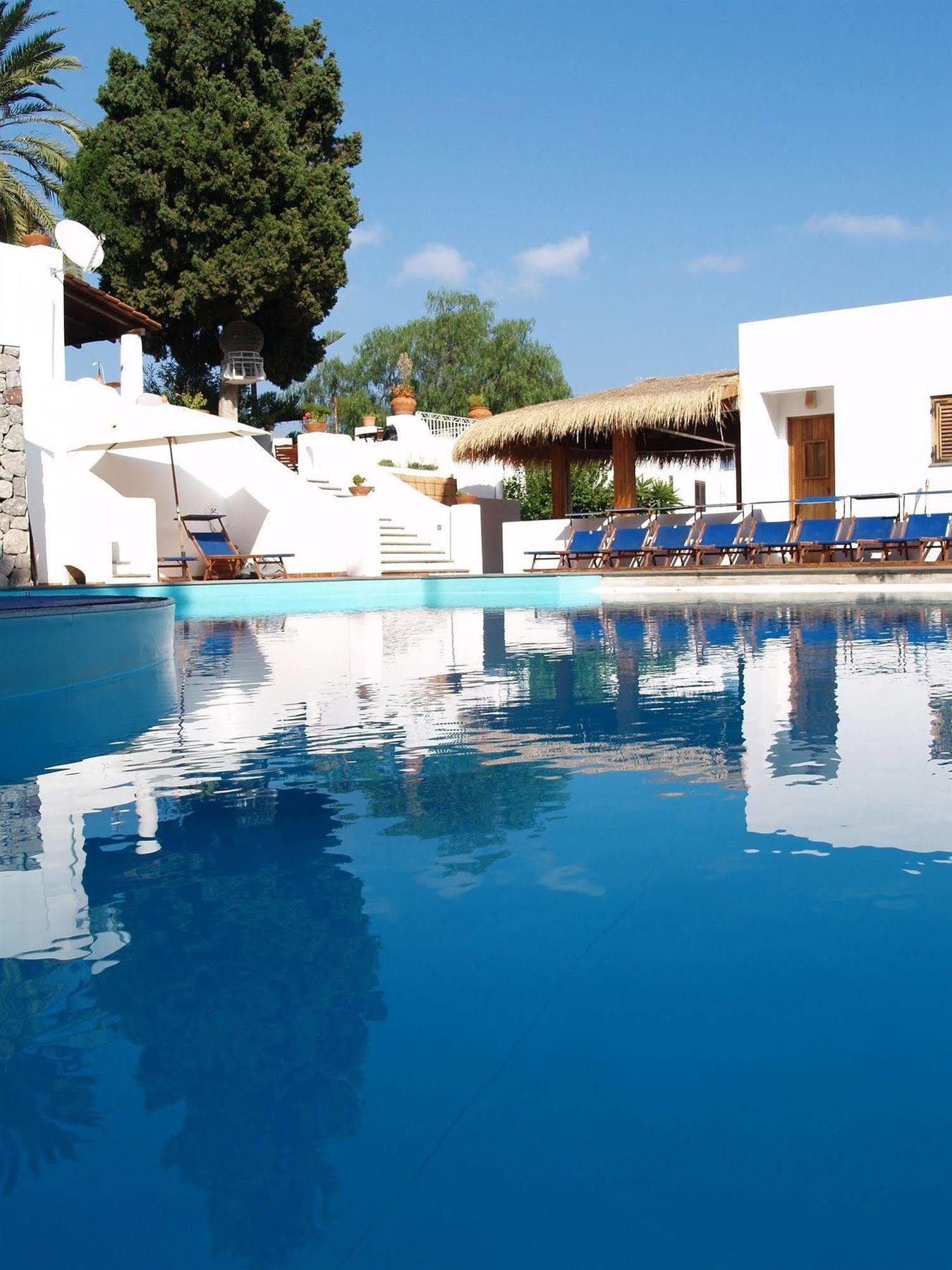 ליפארי Pietra Pomice Hotel מראה חיצוני תמונה