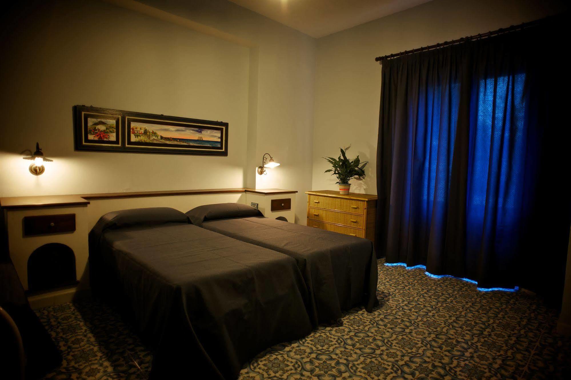 ליפארי Pietra Pomice Hotel מראה חיצוני תמונה